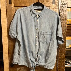 Madewell Light Blue Casual Button Down Shirt